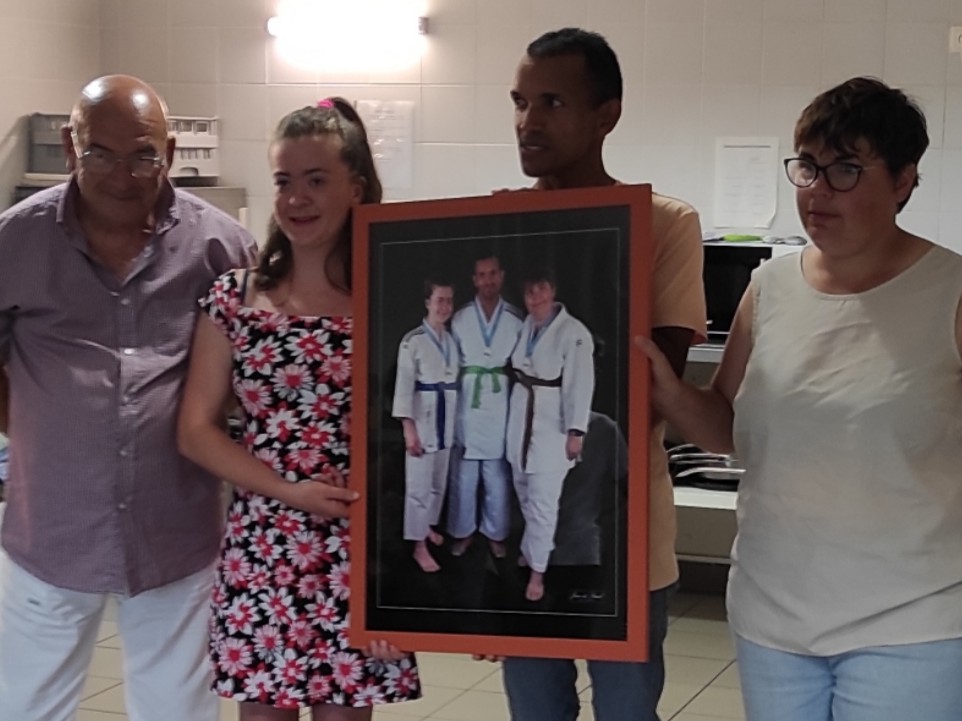 Remise de photo à nos Judokas.